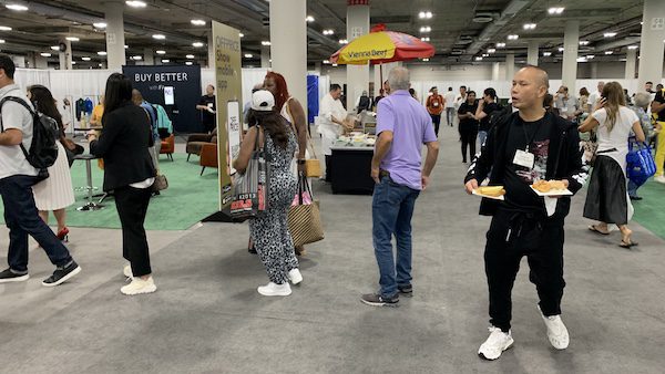 米国：在庫処分のオフプライスショーが隆盛