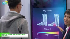 [CES 2023 – Consumer Technology Association Tech Event] 歩行と姿勢を測定する「ゲータリスト」 – サントリーグローバルイノベーションセンター